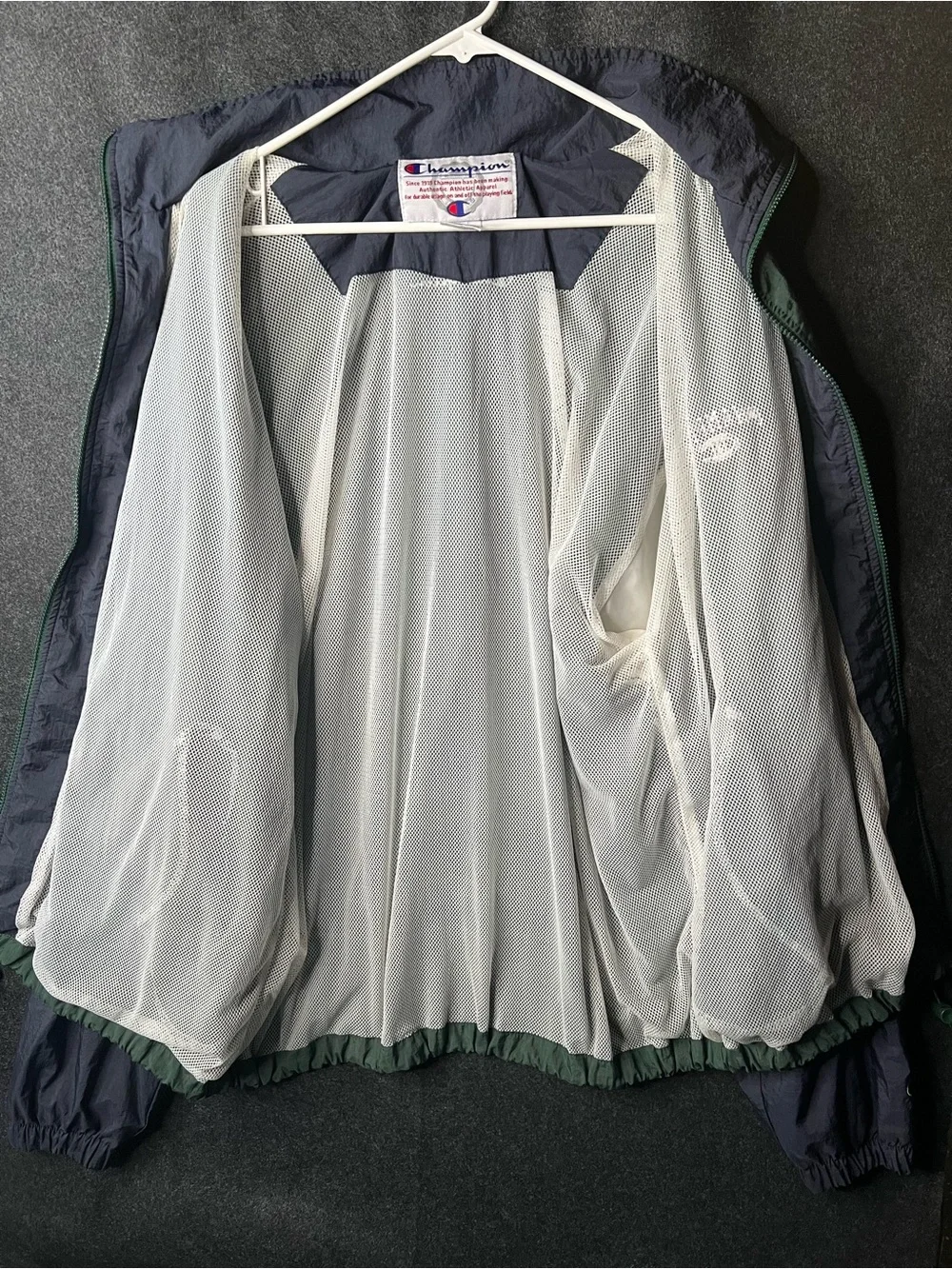 Vintage Champion Logo Jacket Men’s XL Green Full-Zip Pockets Retro Windbreaker